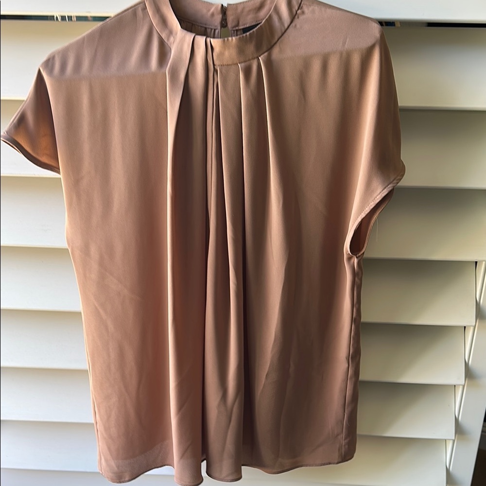 Worthington Tan Pleated Cap Sleeve Blouse